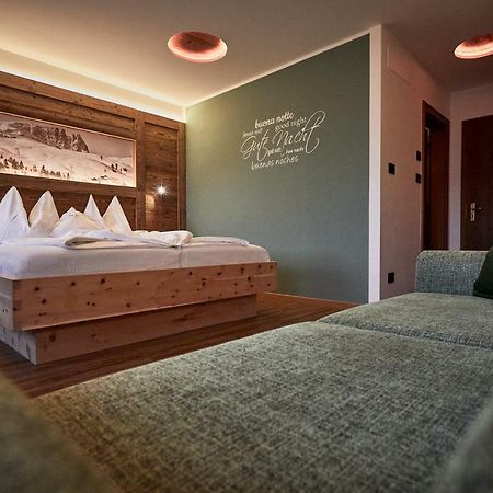 Hotel Garni Savoy カステルロット エクステリア 写真