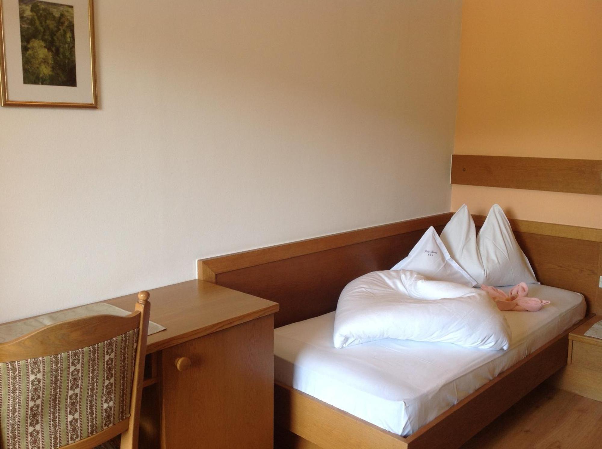 Hotel Garni Savoy カステルロット 部屋 写真
