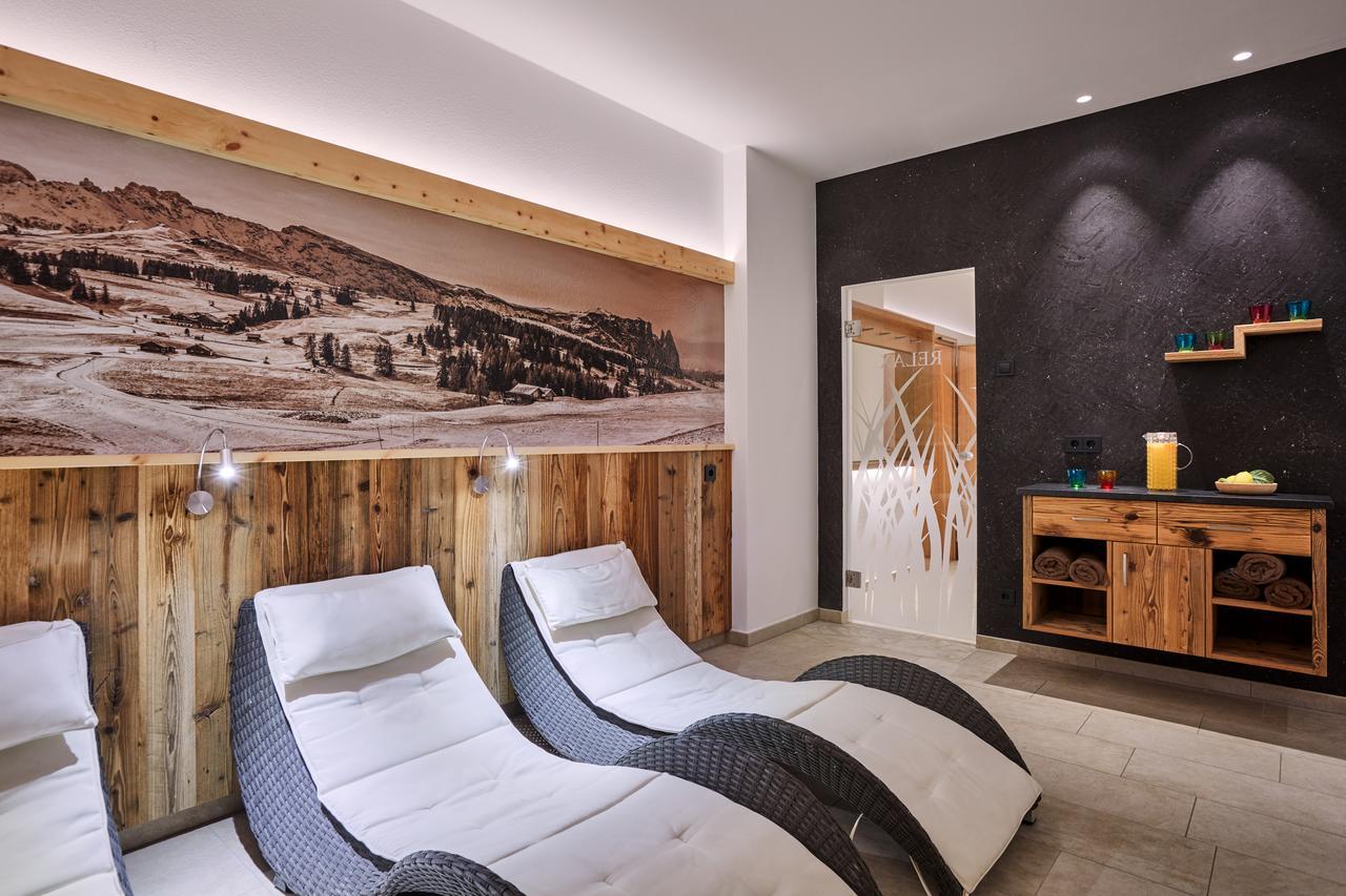 Hotel Garni Savoy カステルロット エクステリア 写真