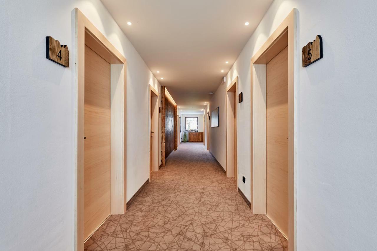 Hotel Garni Savoy カステルロット エクステリア 写真