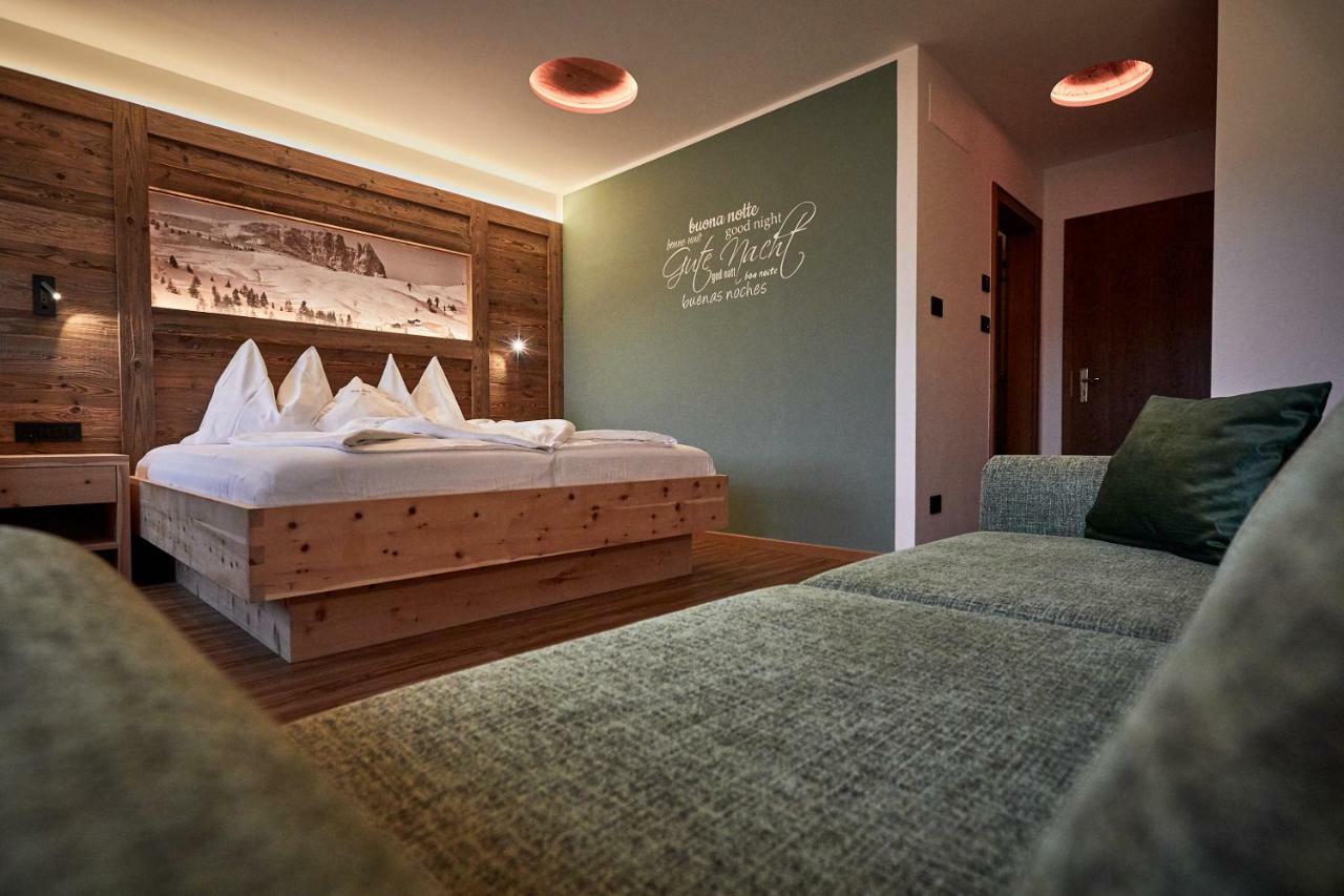 Hotel Garni Savoy カステルロット エクステリア 写真