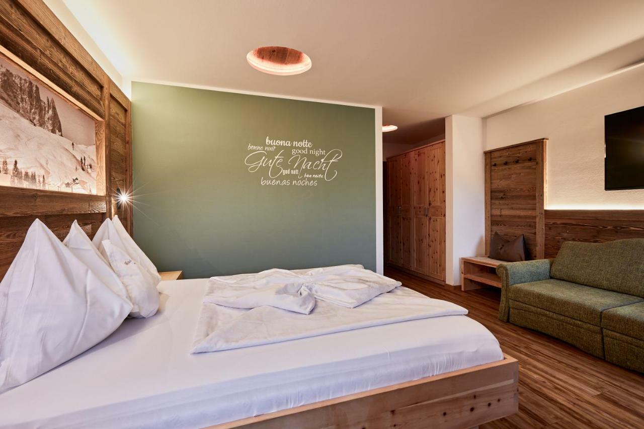 Hotel Garni Savoy カステルロット エクステリア 写真