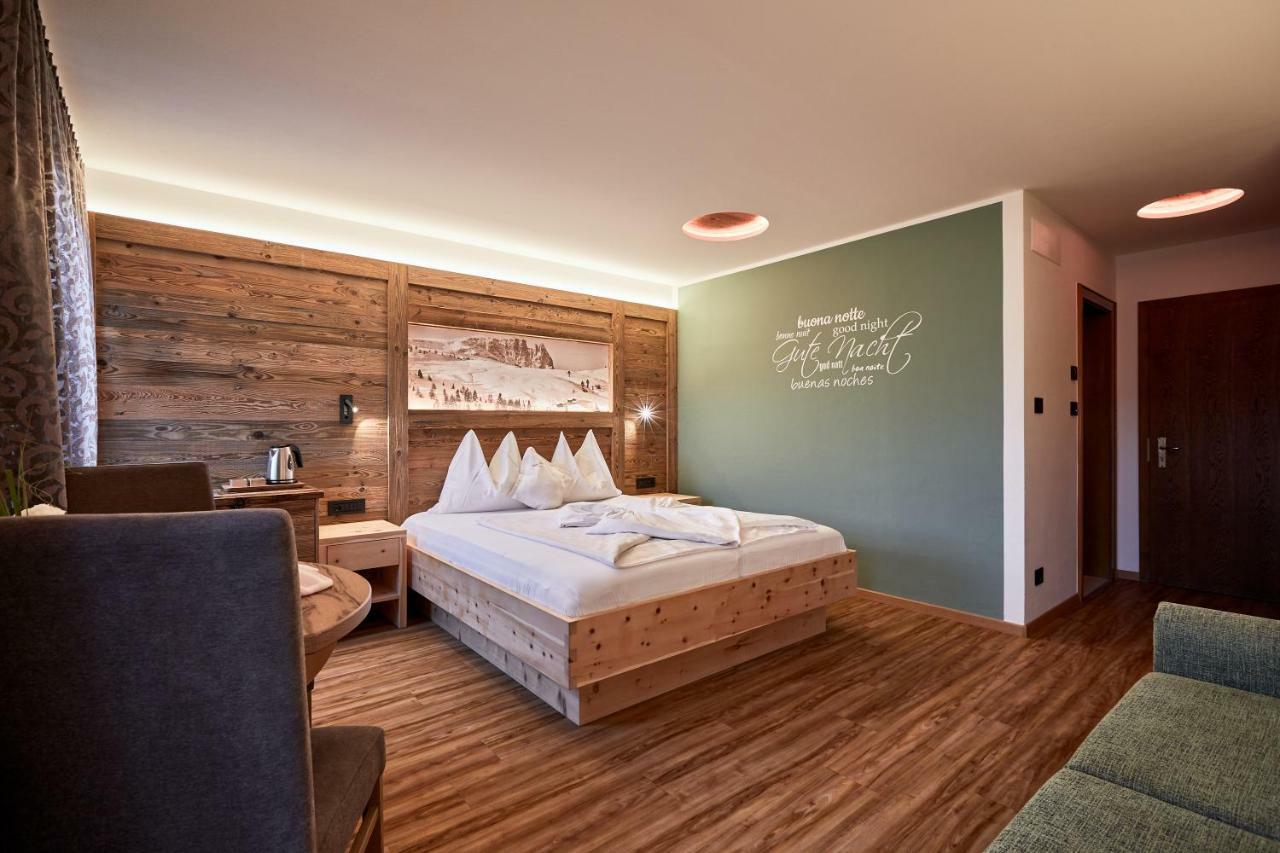 Hotel Garni Savoy カステルロット エクステリア 写真